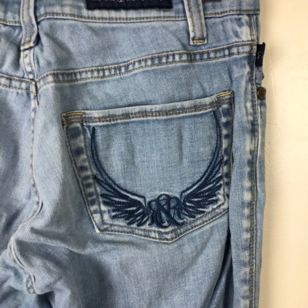 Rock & Republic Flared Bottom Jeans - Picture 4 of 6